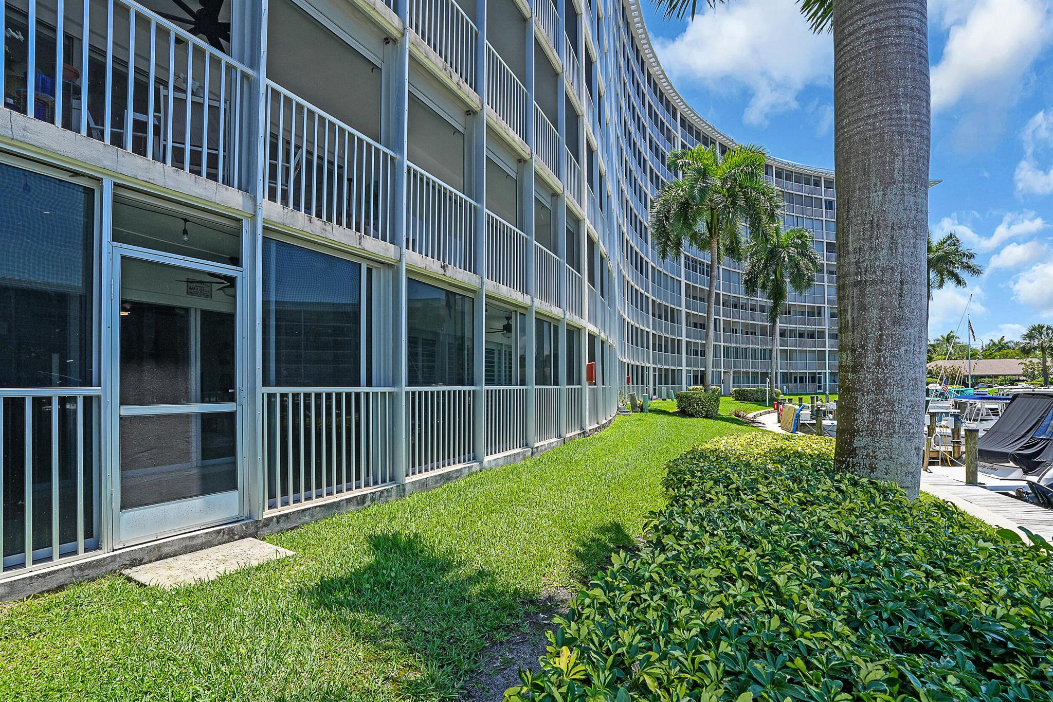 1537 E Hillsboro Boulevard 139