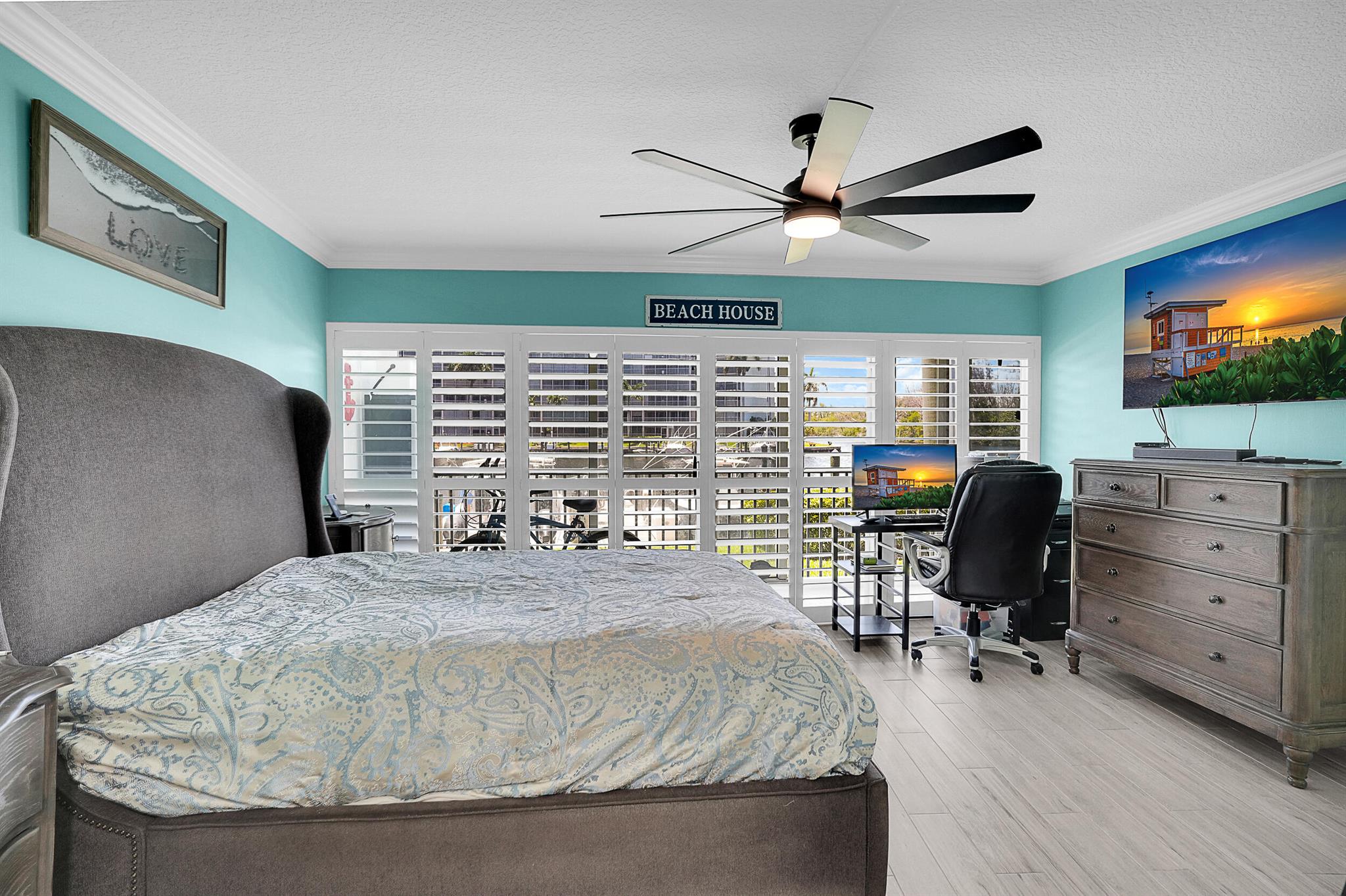 1537 E Hillsboro Boulevard 139