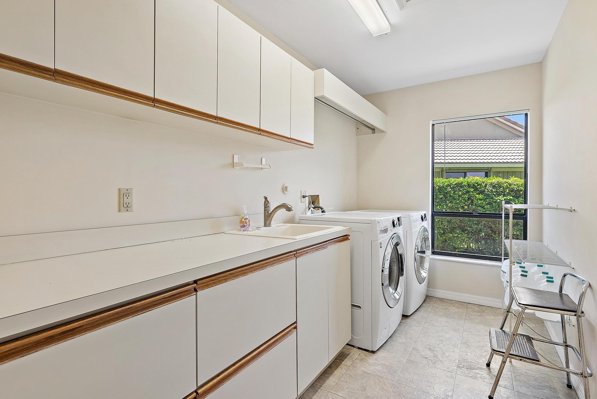 18 Glencairn Road