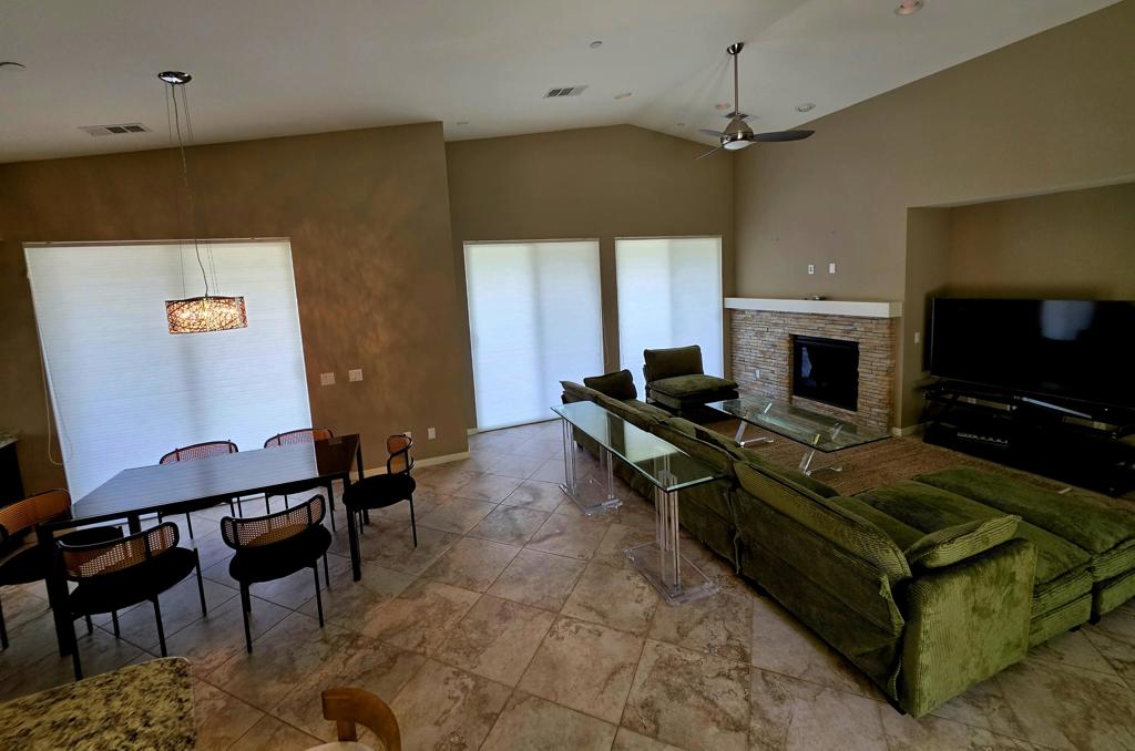 4415 Vantage Lane