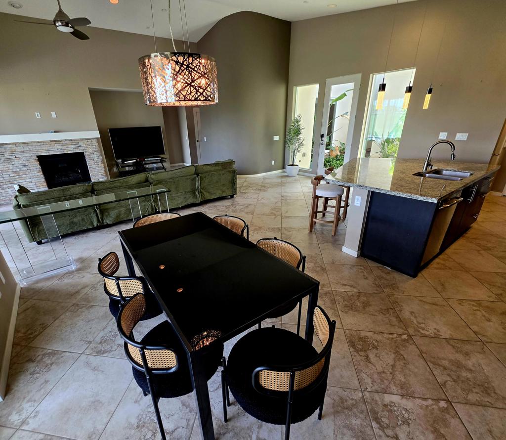 4415 Vantage Lane