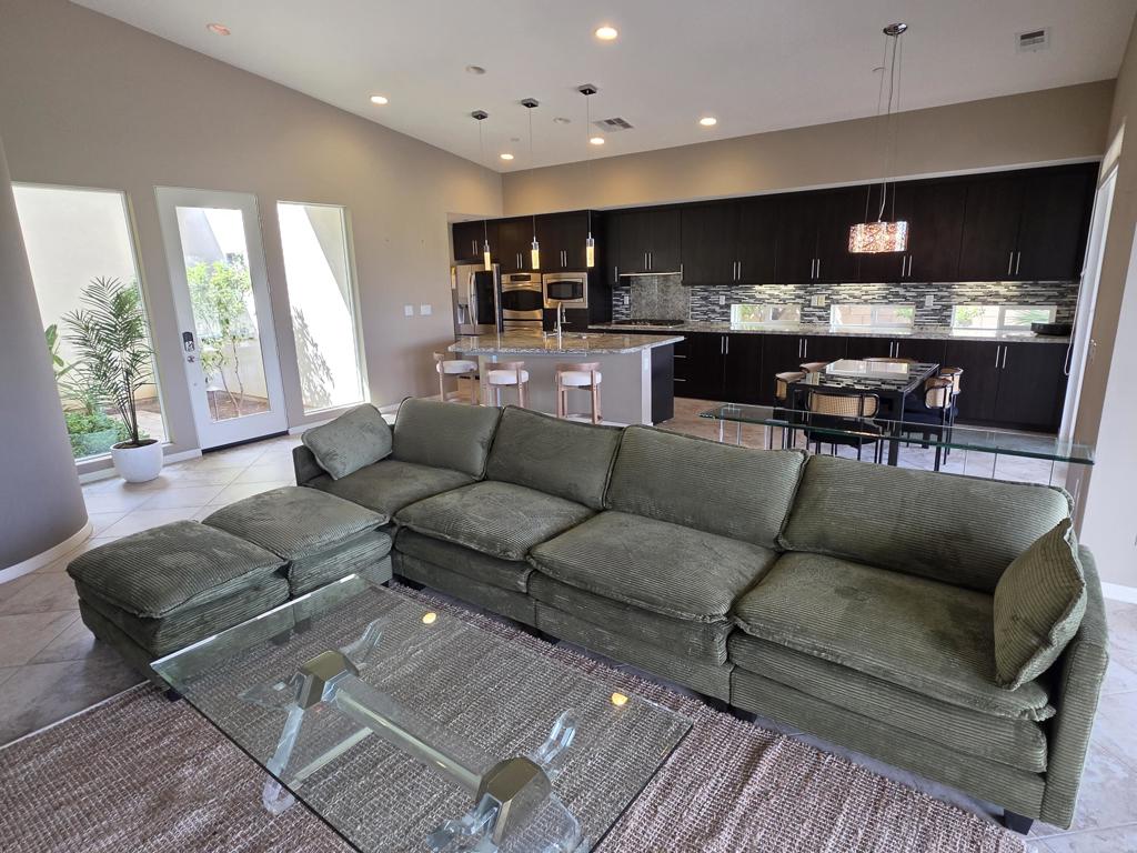4415 Vantage Lane