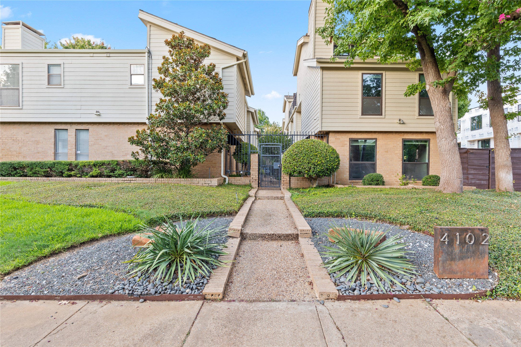4102 Bowser Avenue 6