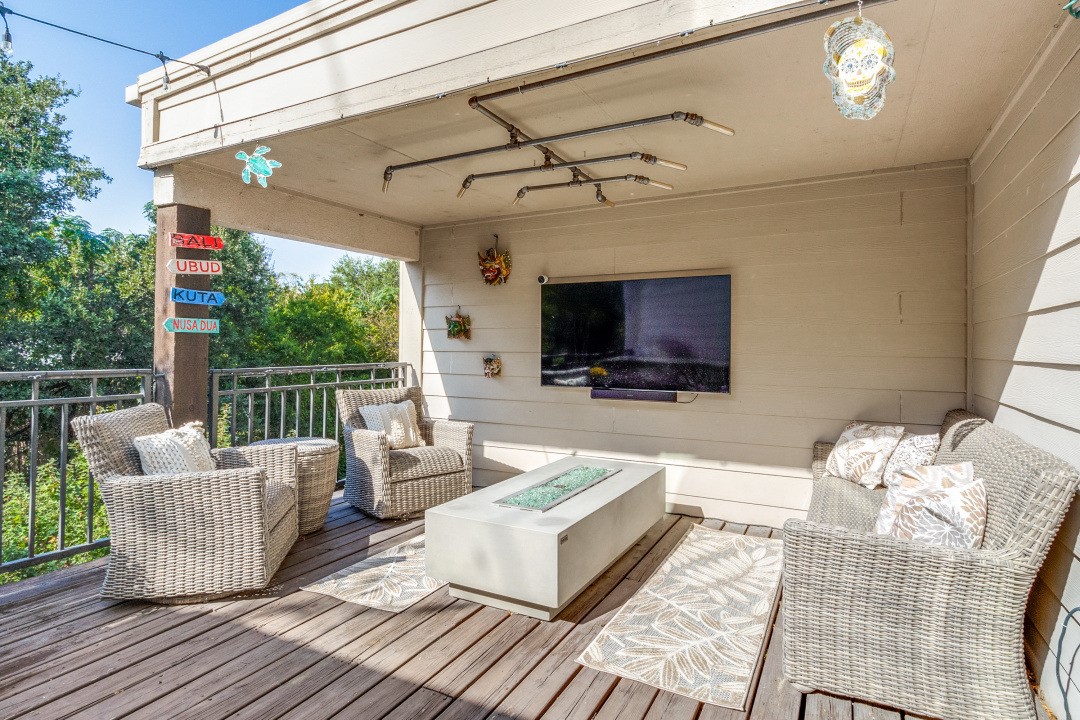 4419 Buena Vista Street 10