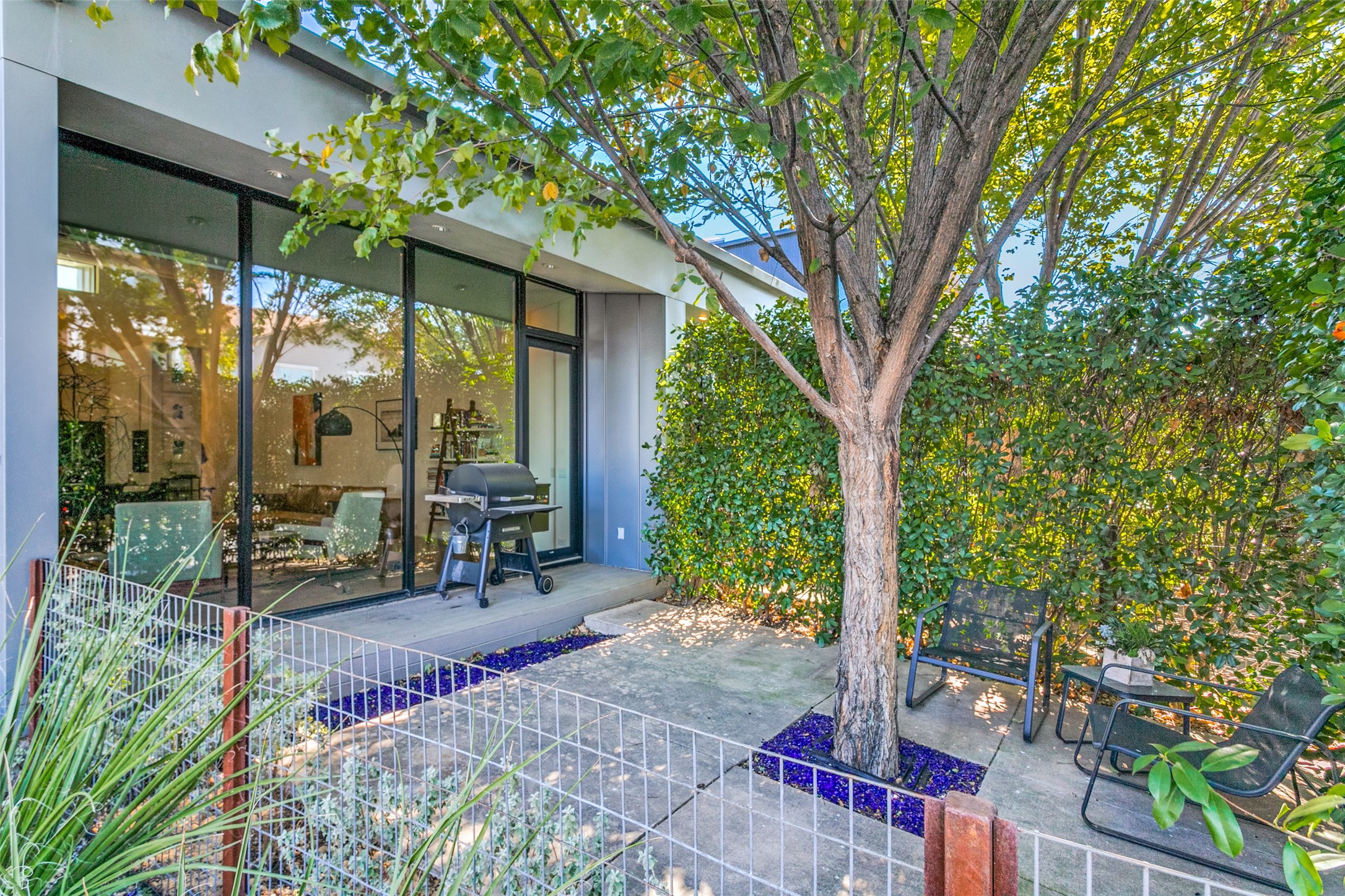 4406 Deere Street