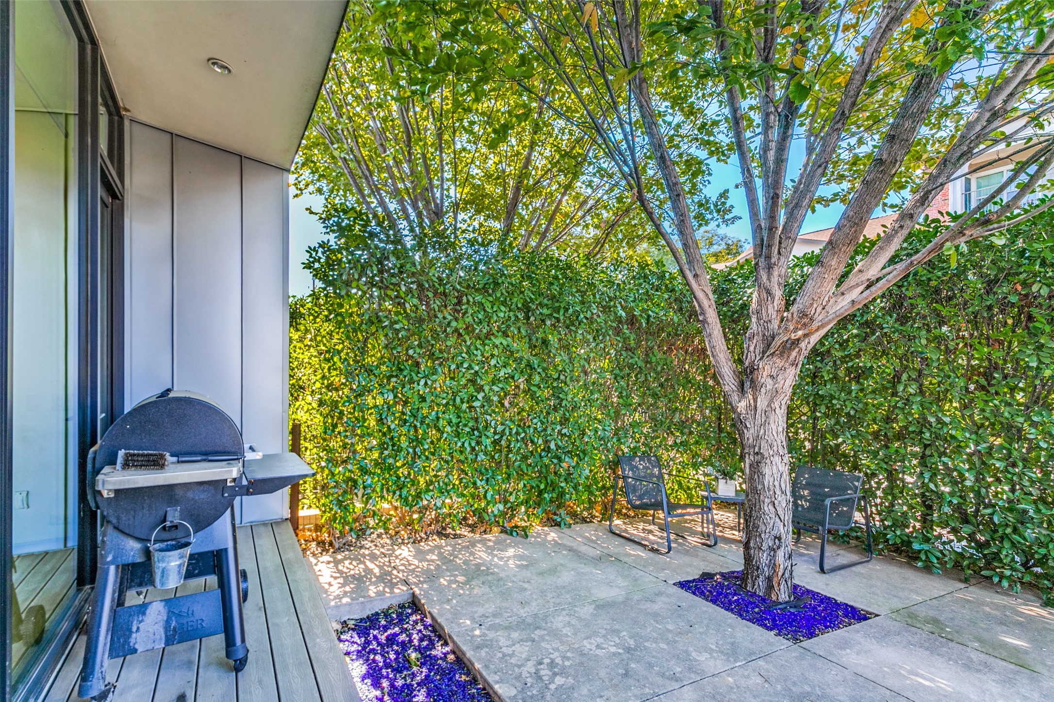 4406 Deere Street