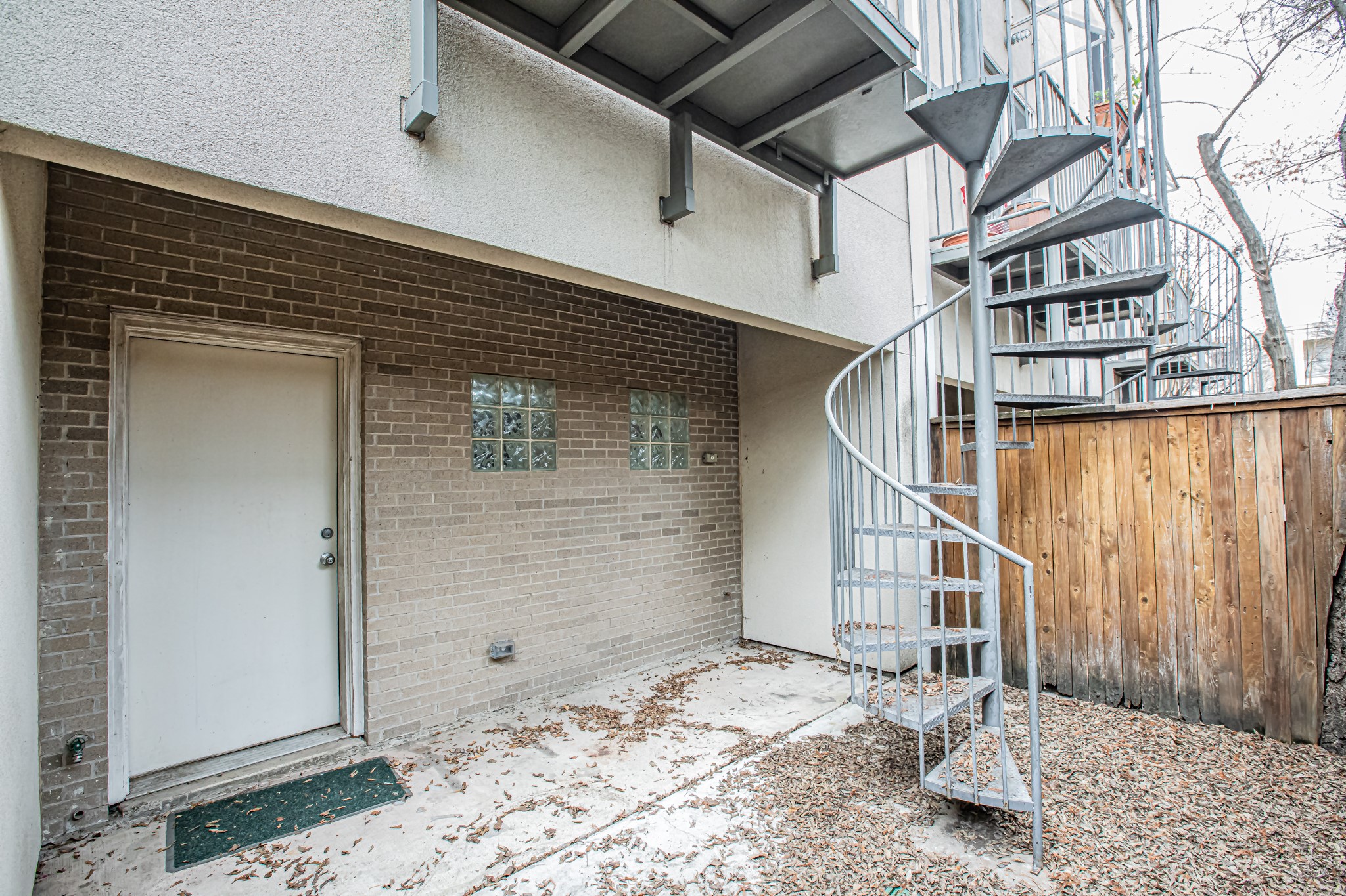 4100 Travis Street 18