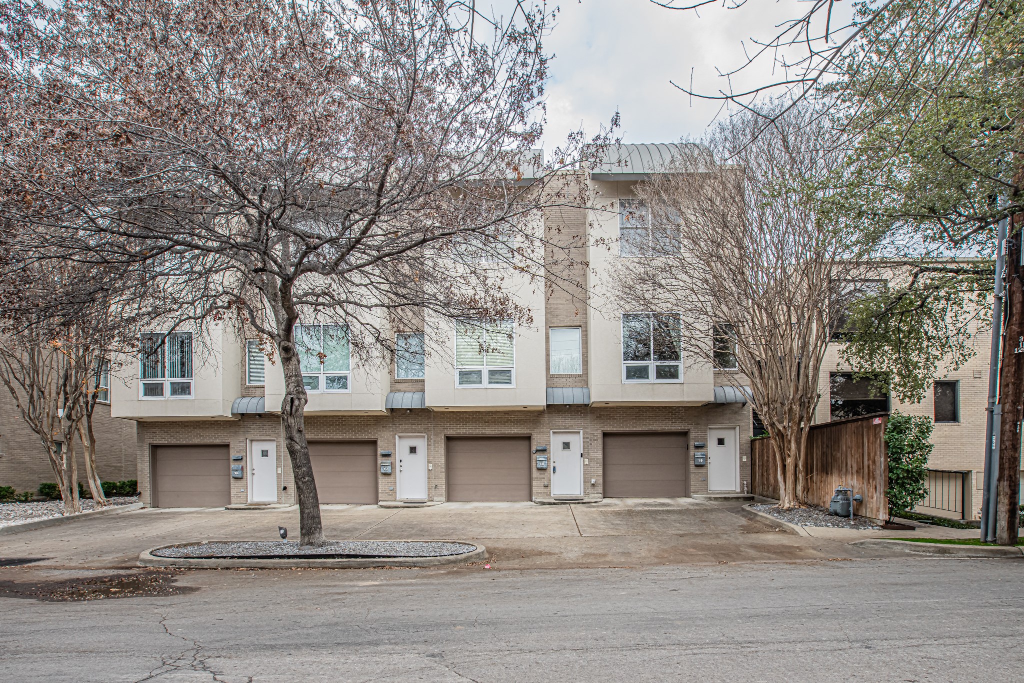 4100 Travis Street 18
