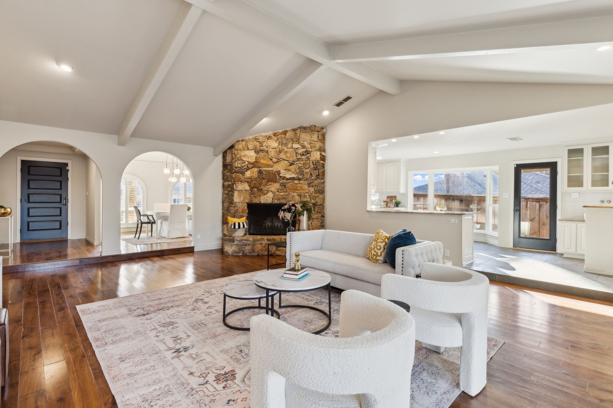 9117 Loma Vista Drive