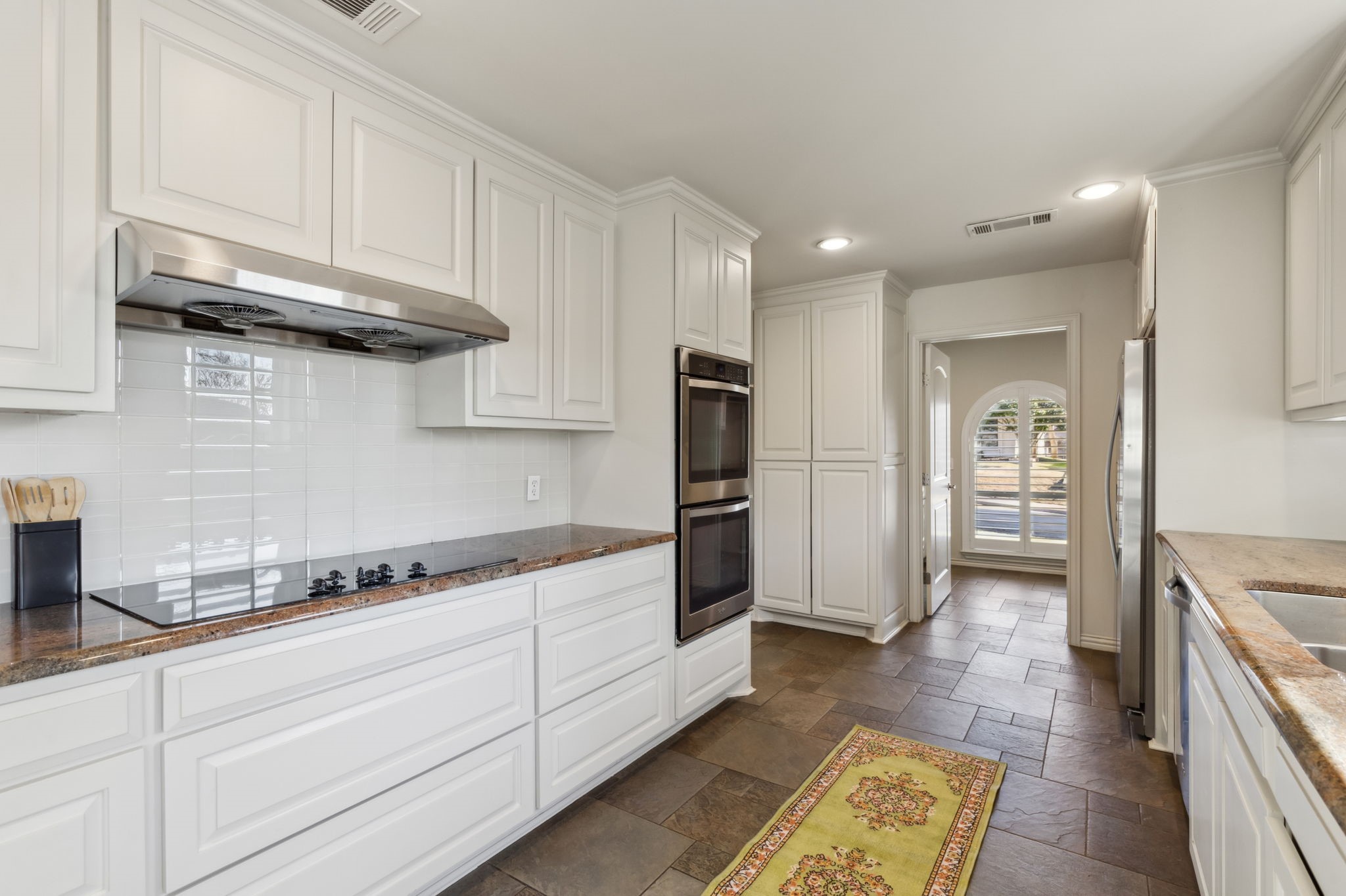 9117 Loma Vista Drive
