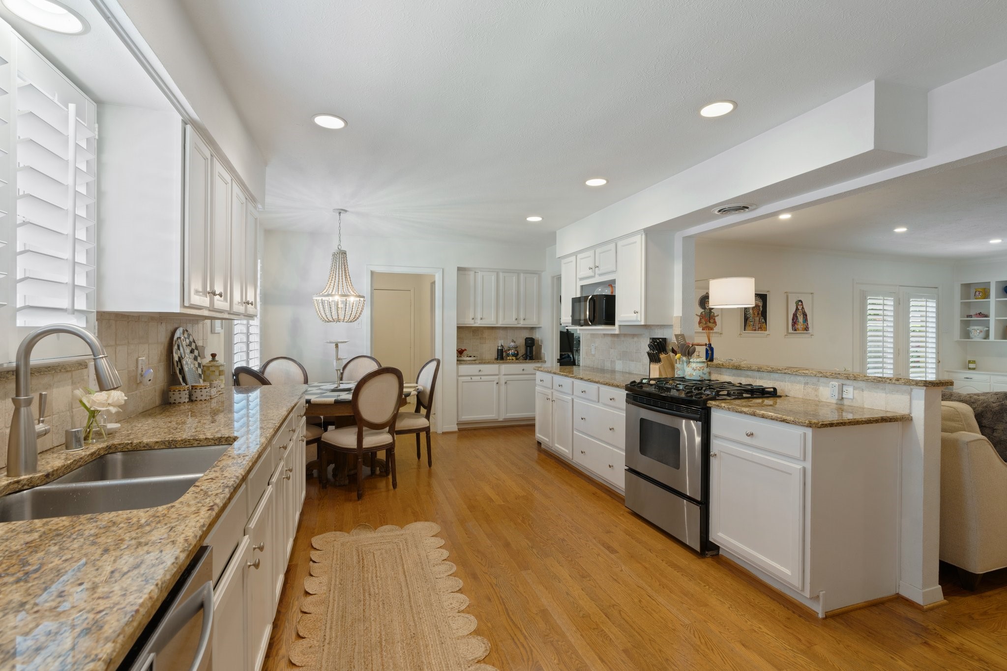 6317 Annapolis Lane
