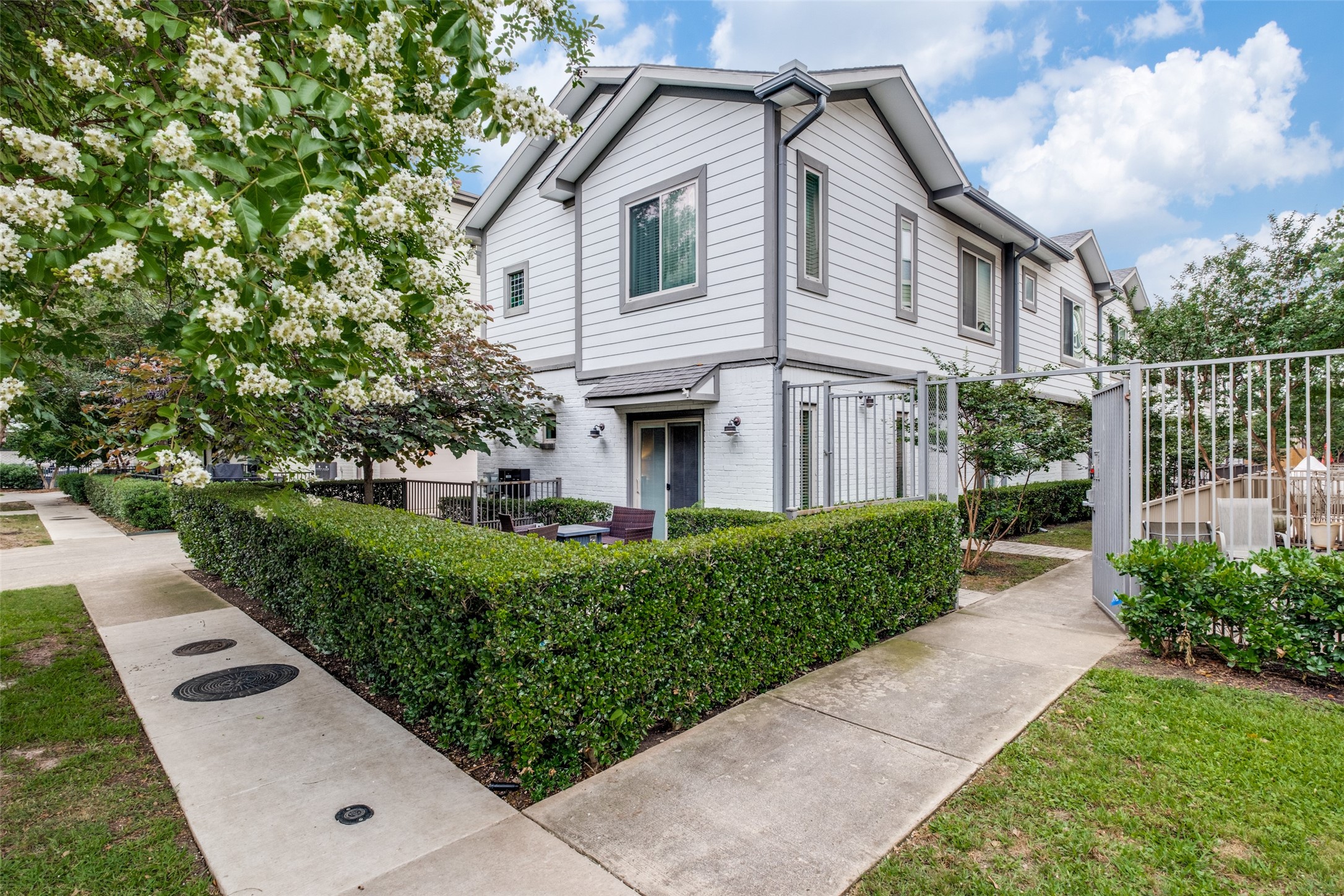 5922 Hudson Street 3