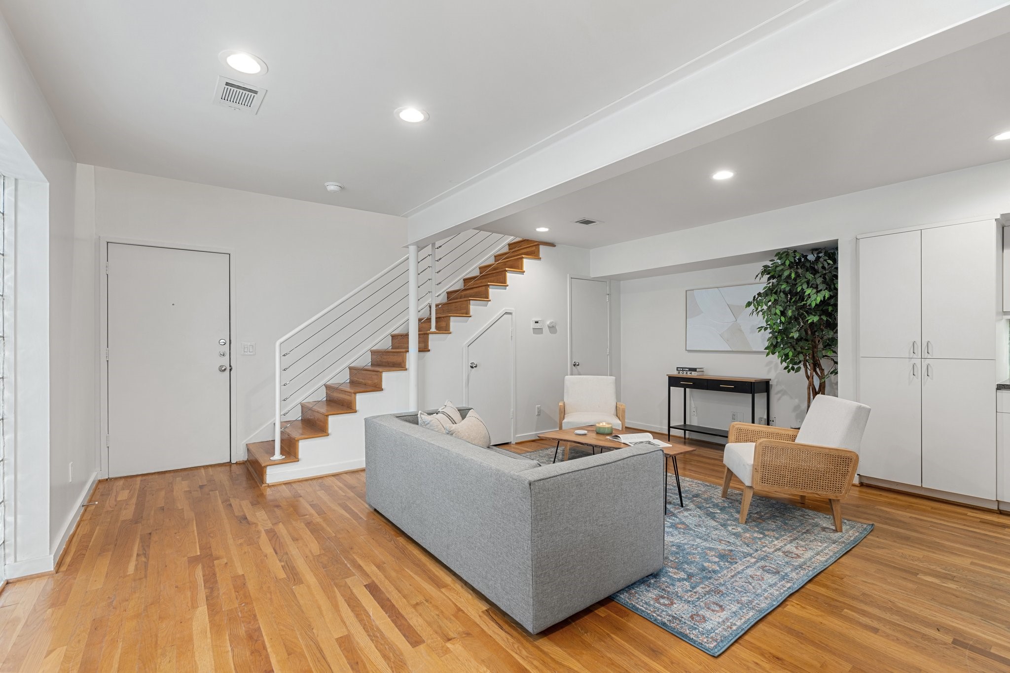 4122 Travis Street 7