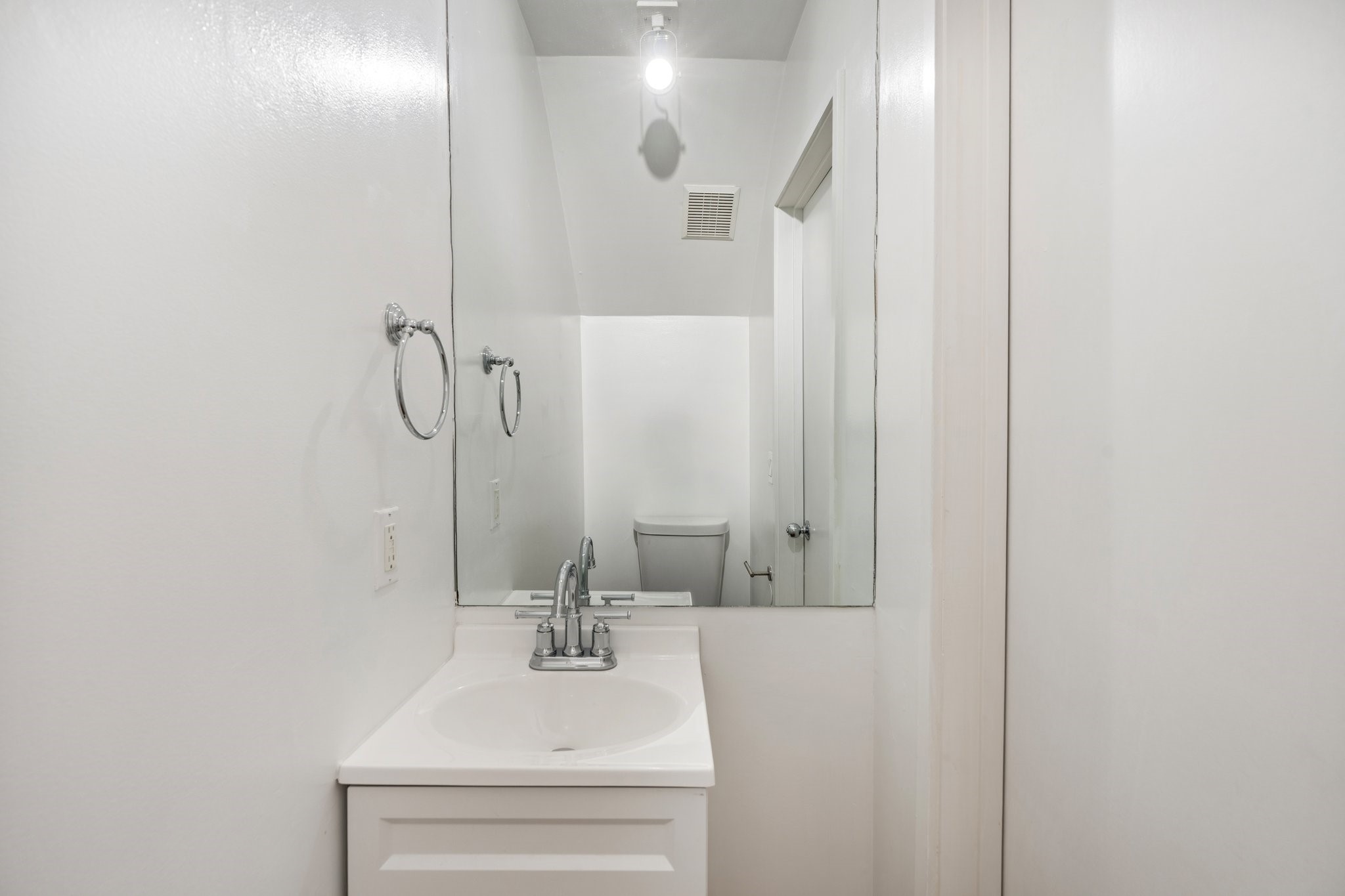 4122 Travis Street 7
