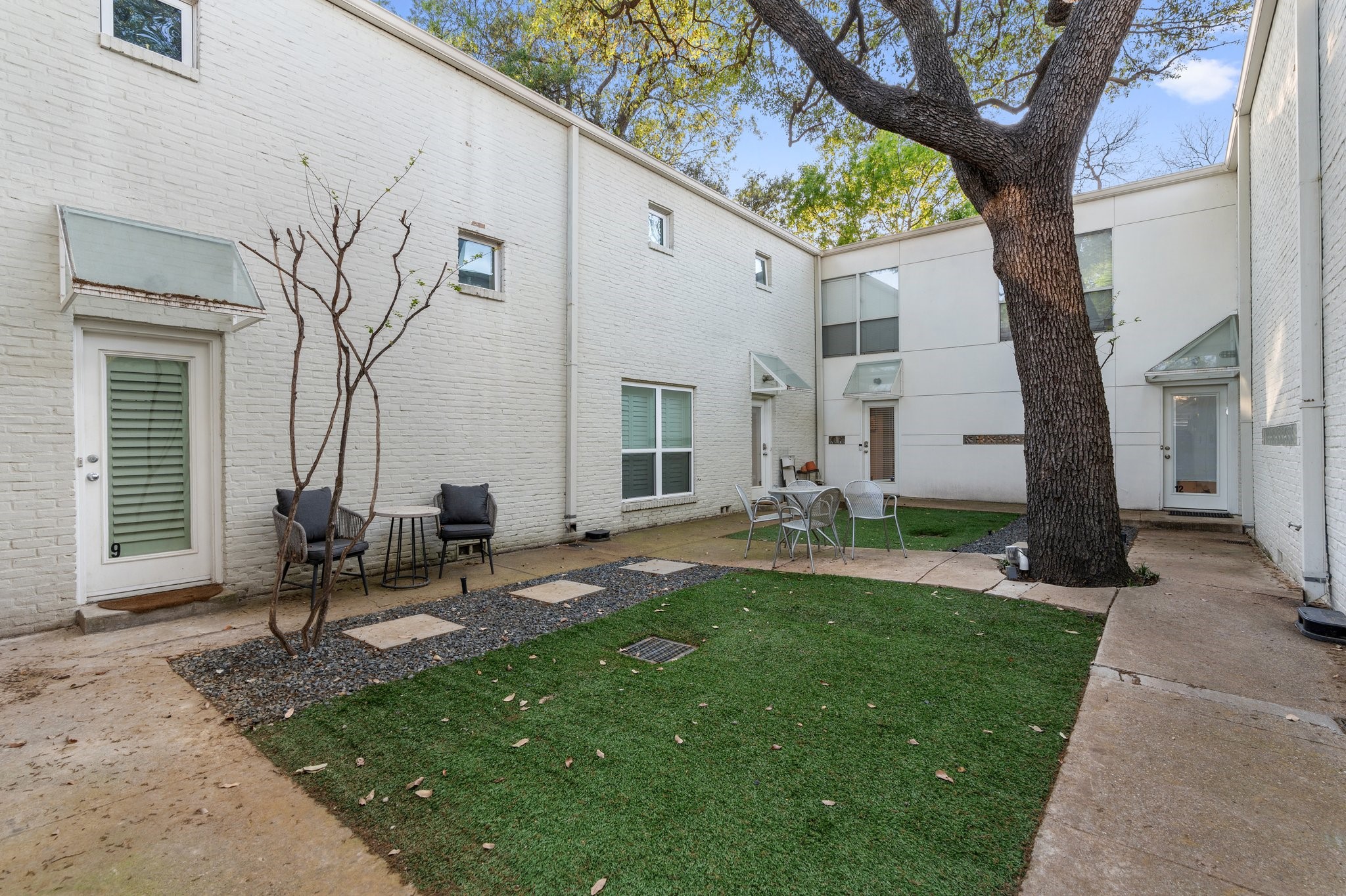 4122 Travis Street 7