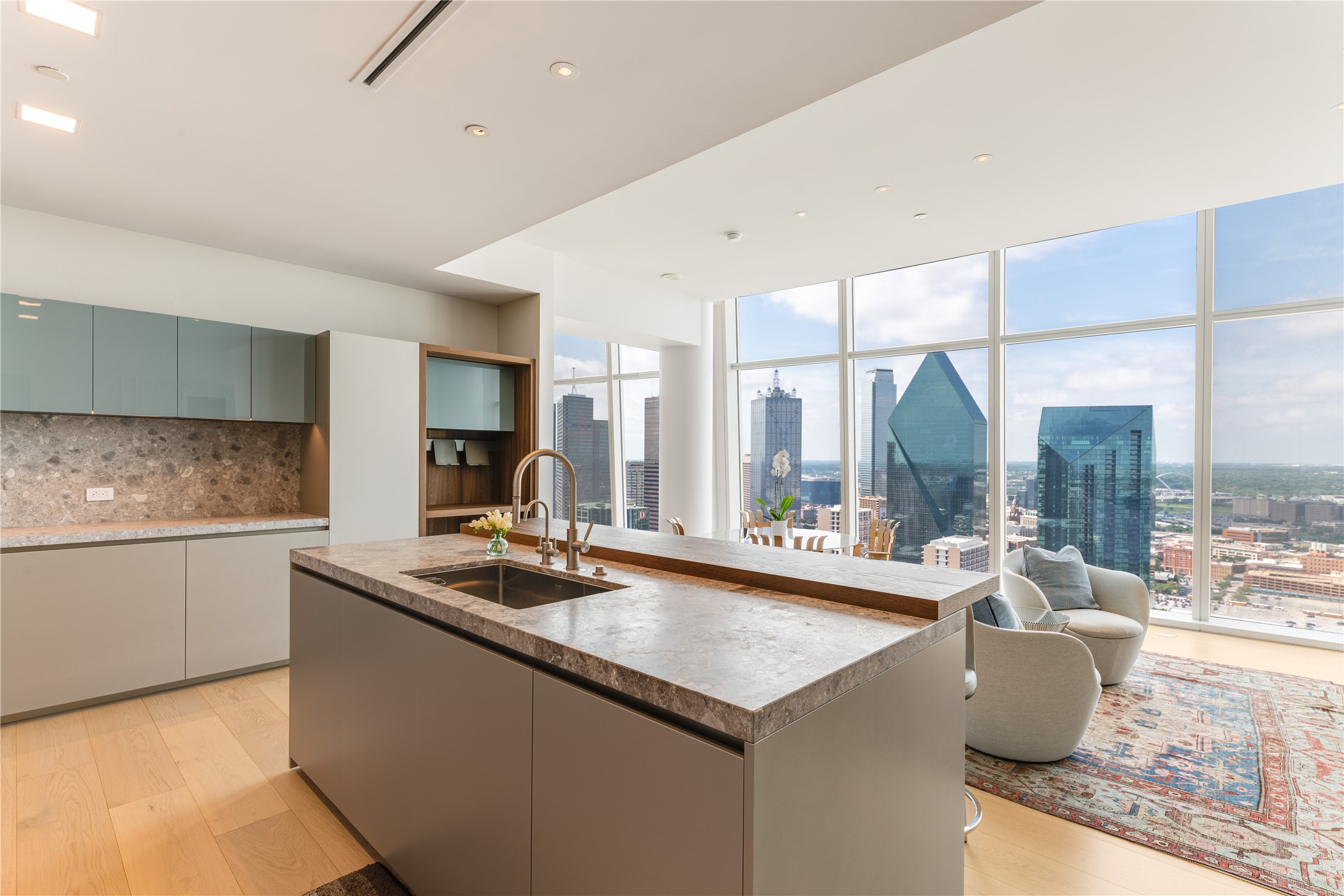 1918 Olive Street 3302