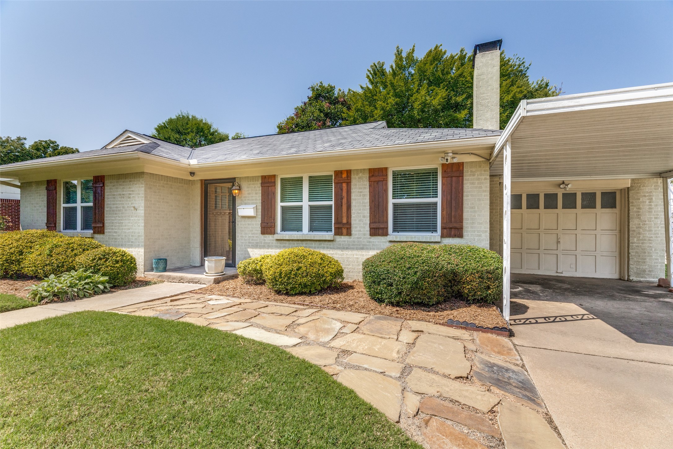 2704 Ryan Place Drive