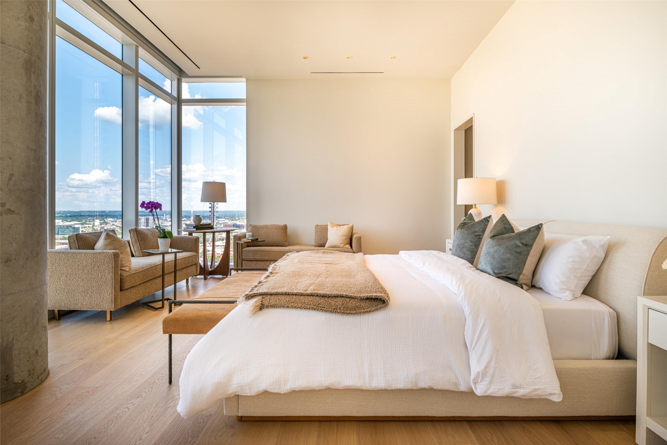 1747 Leonard Street 2201