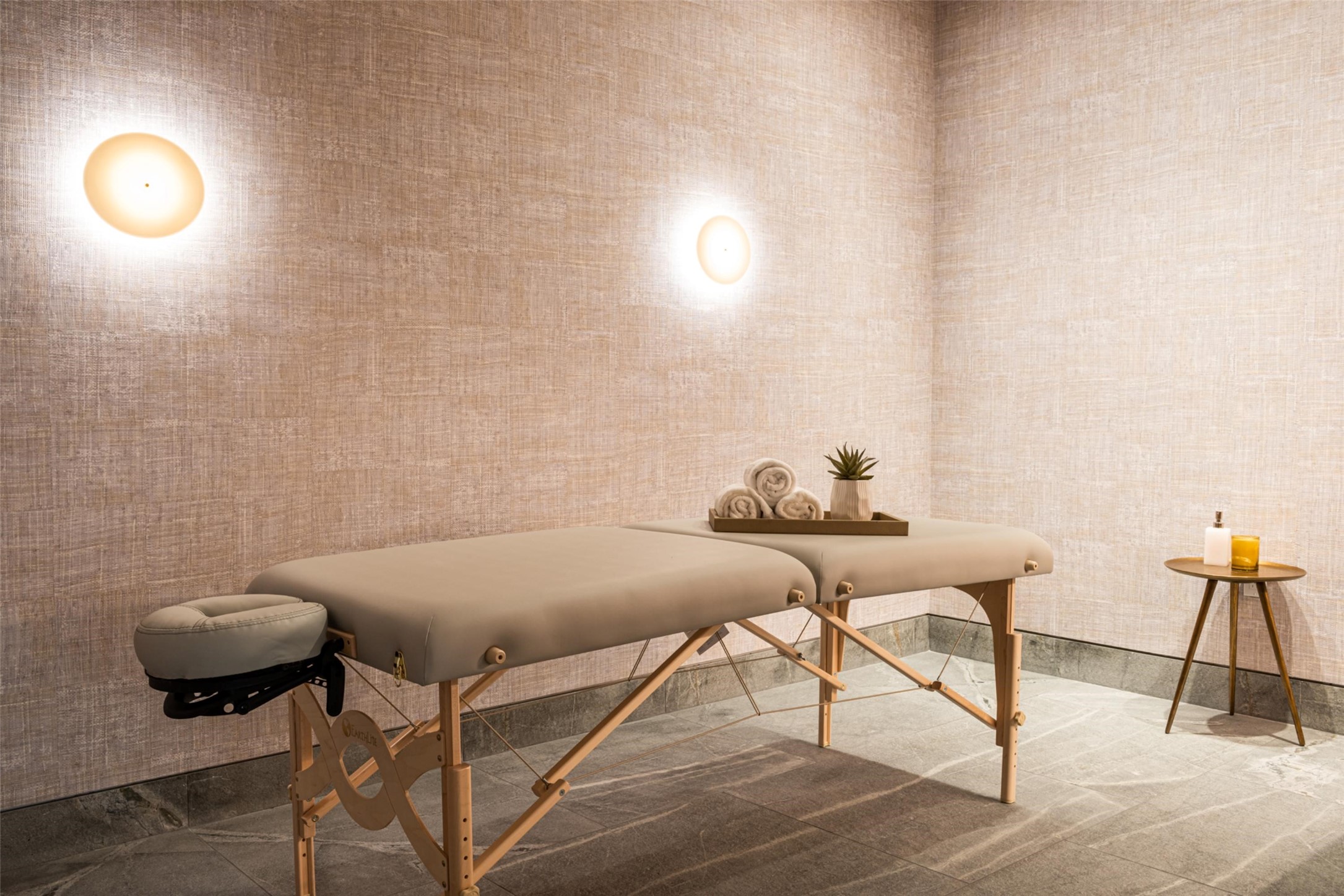 1747 Leonard Street 2201