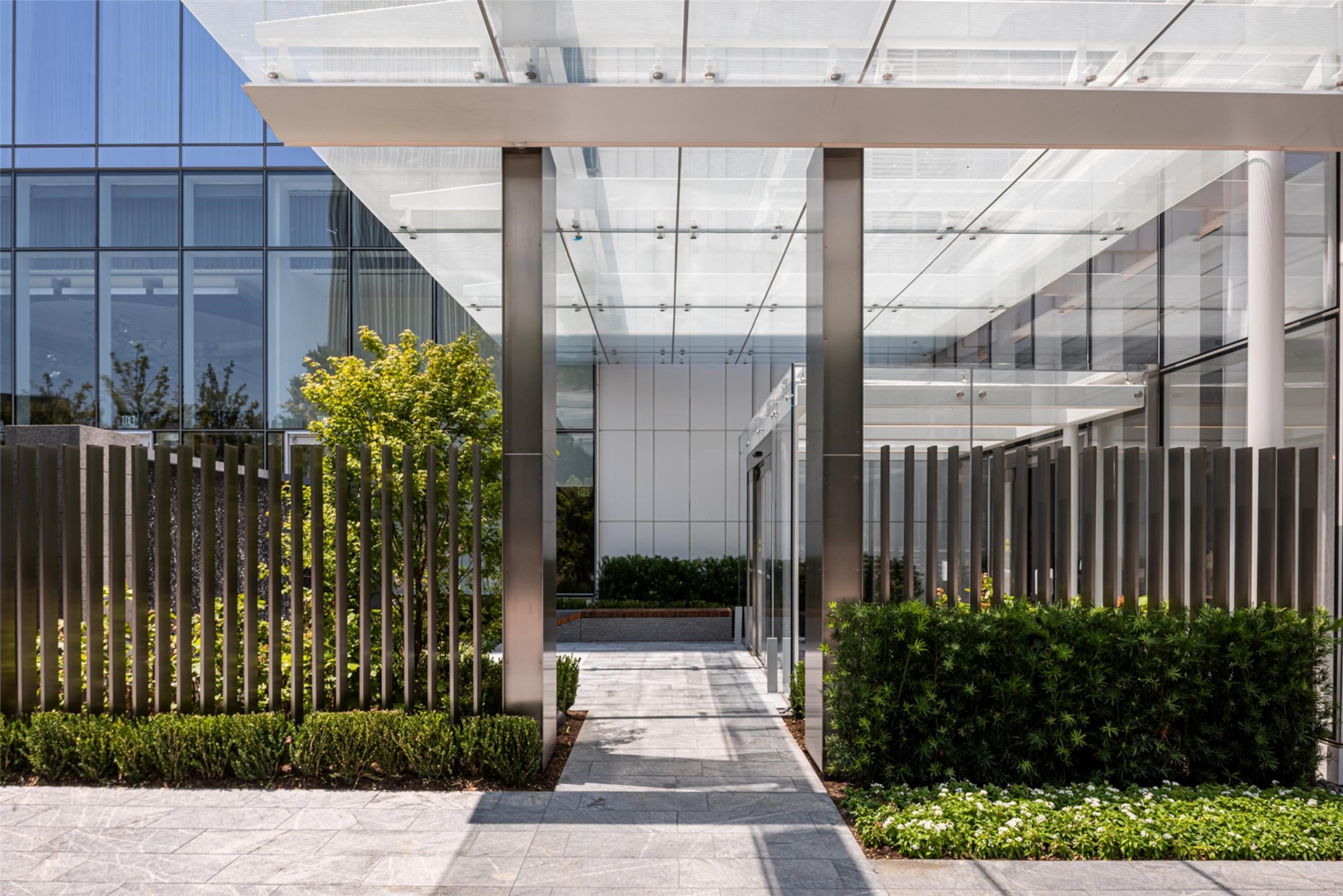 1747 Leonard Street 2201