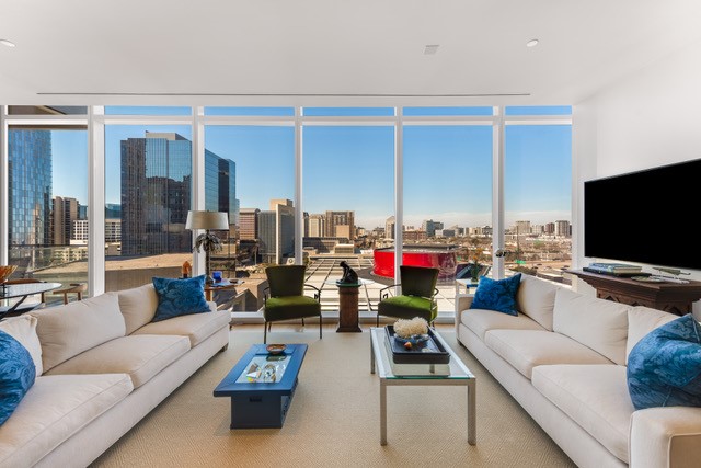 1747 Leonard Street 903