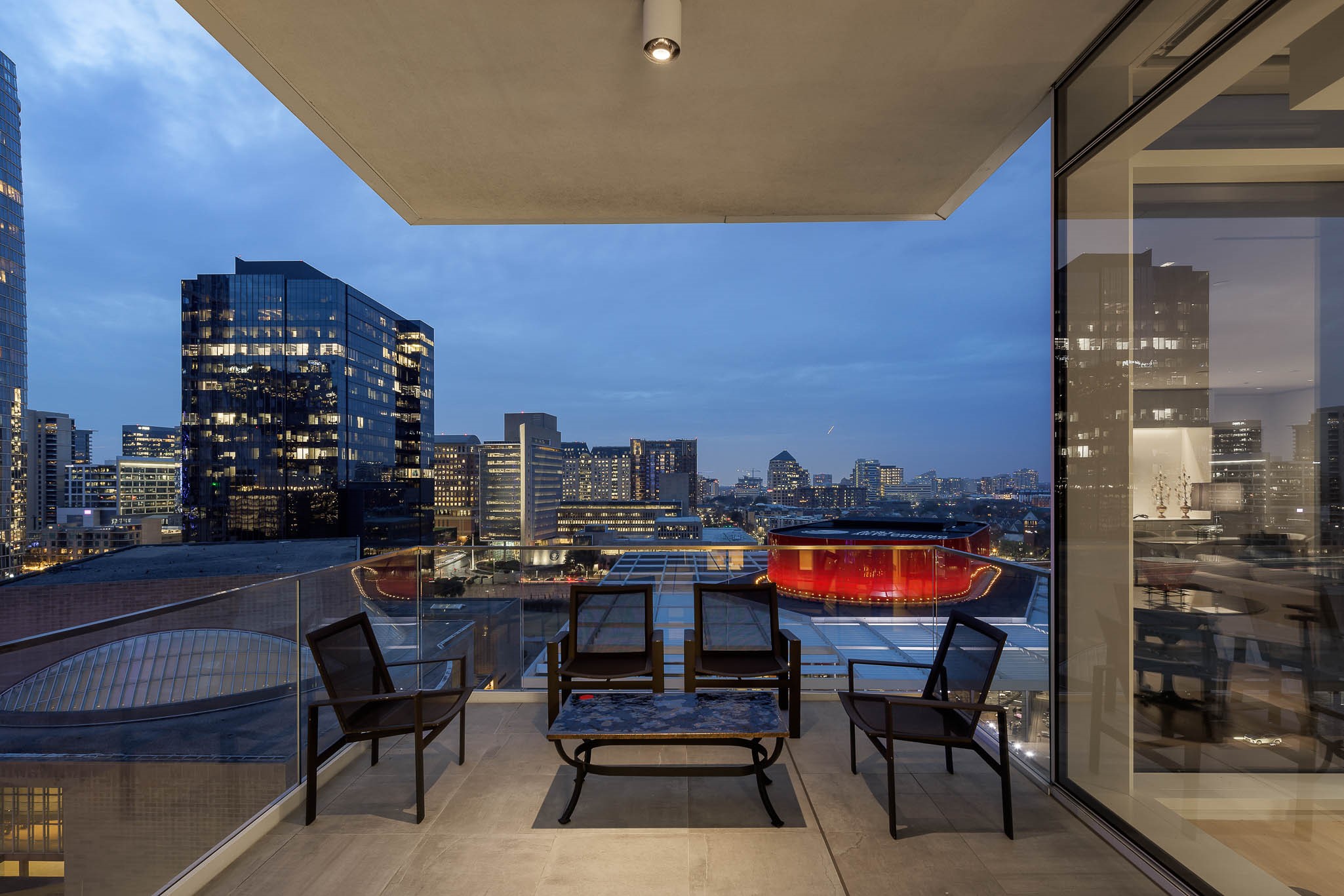 1747 Leonard Street 903