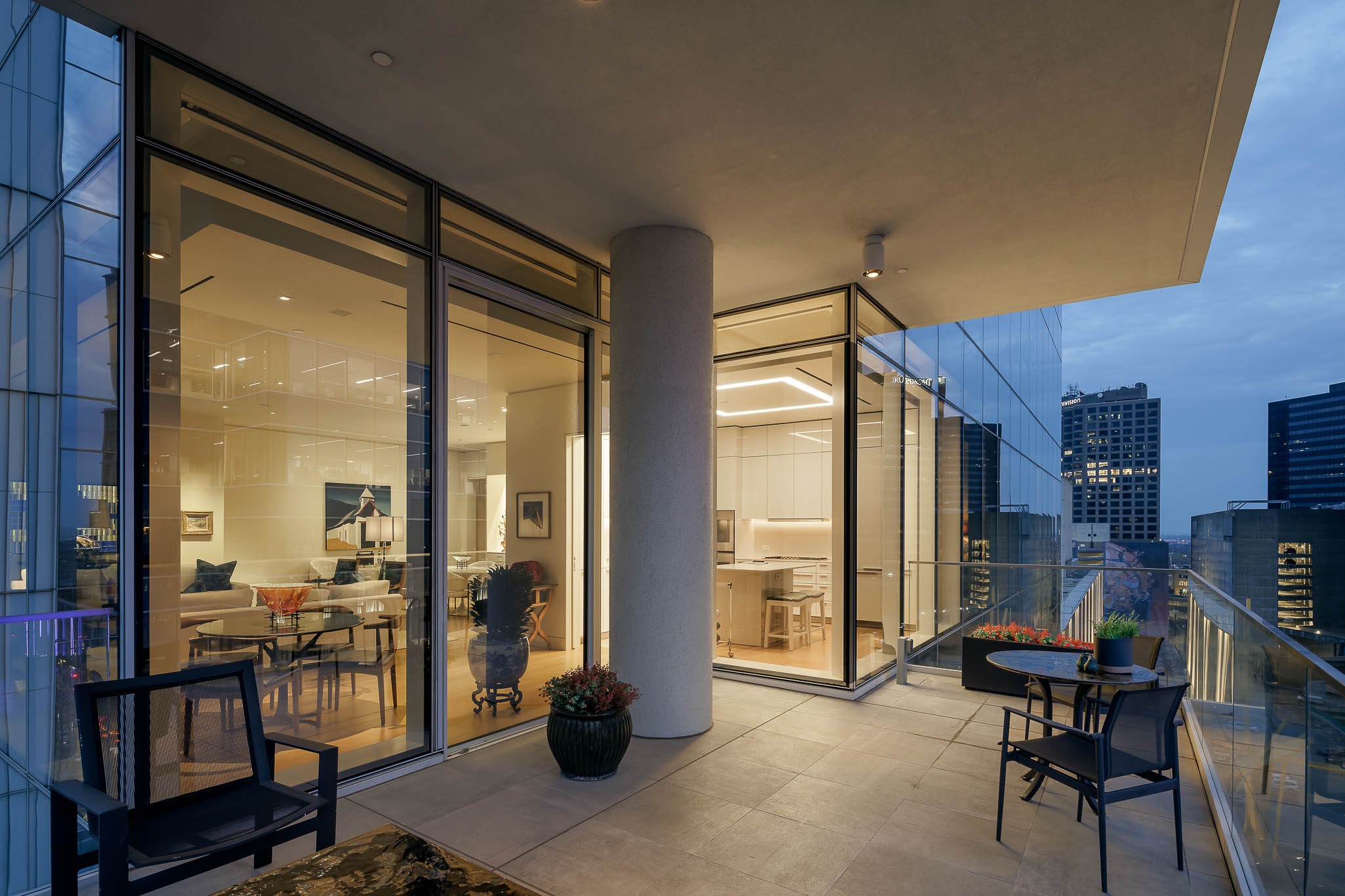 1747 Leonard Street 903