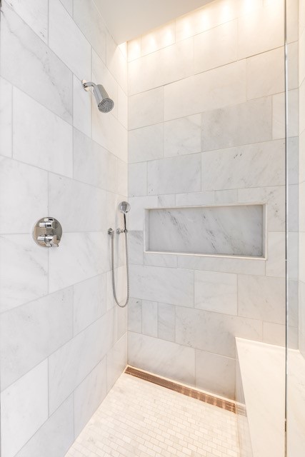 1747 Leonard Street 903