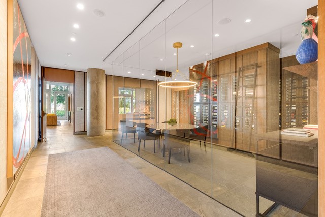 1747 Leonard Street 903