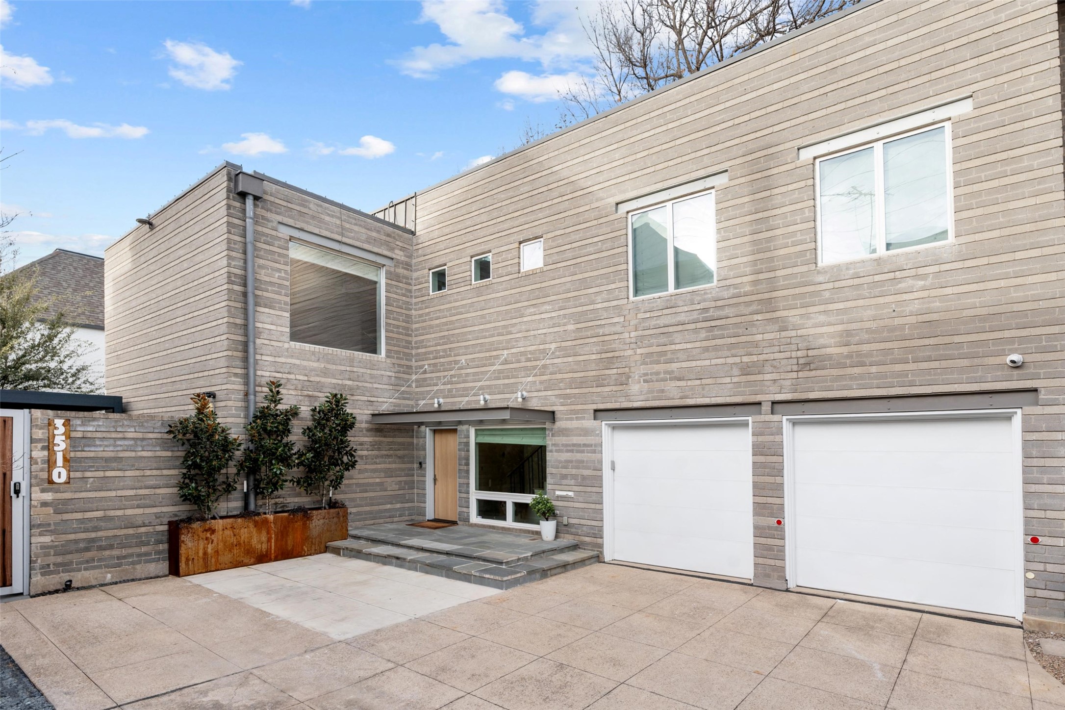 3510 Edgewater Street