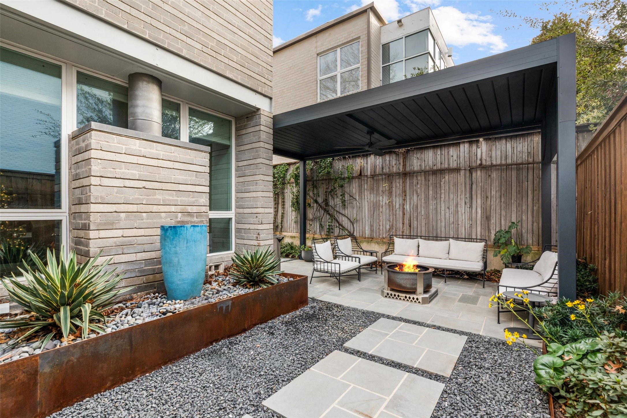 3510 Edgewater Street