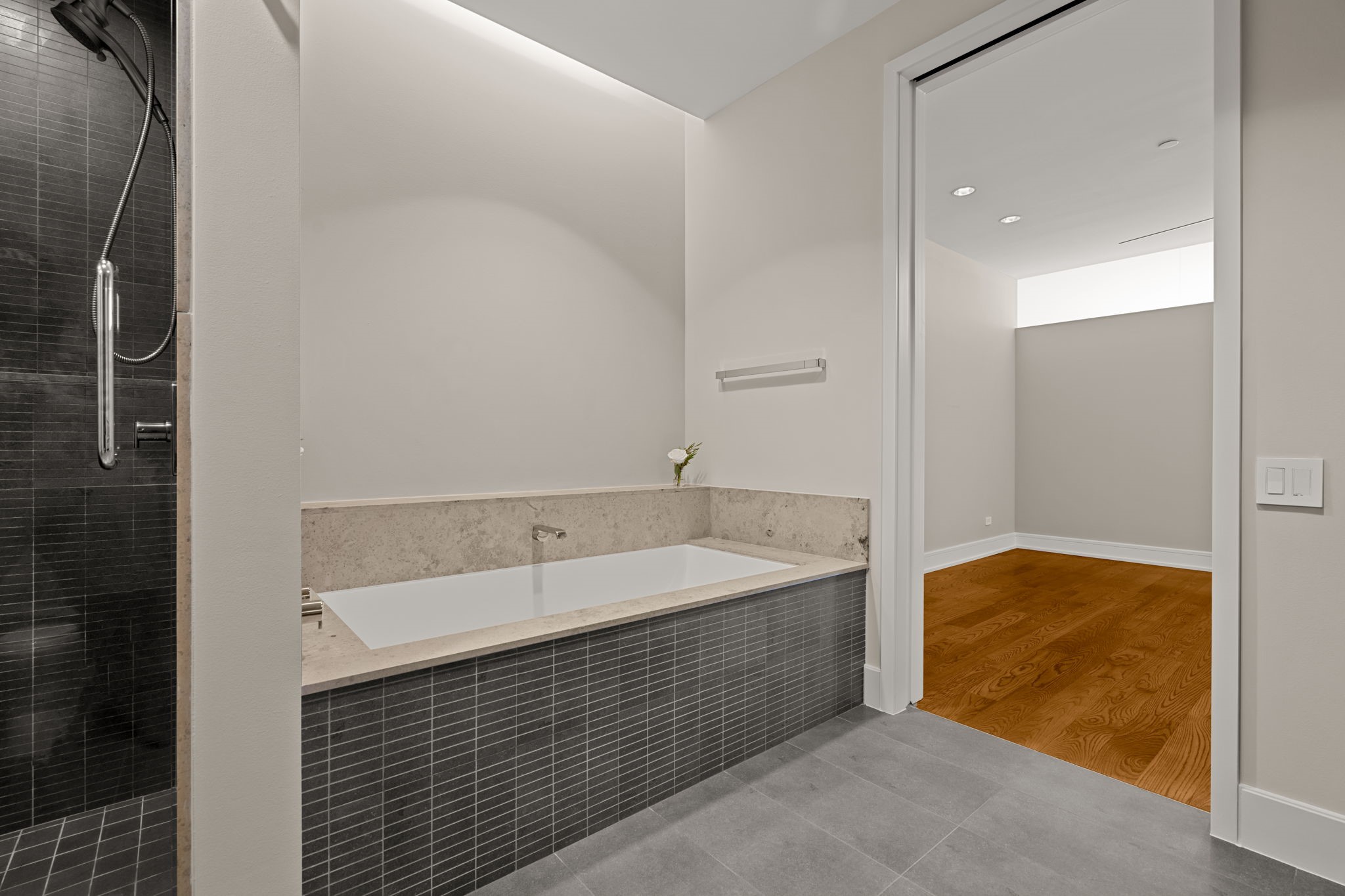 2408 Victory Park Lane 1131