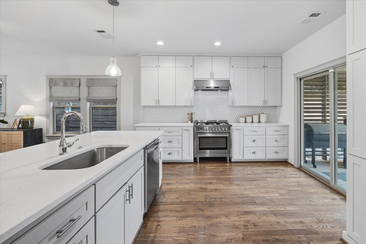 3328 W 5th Street