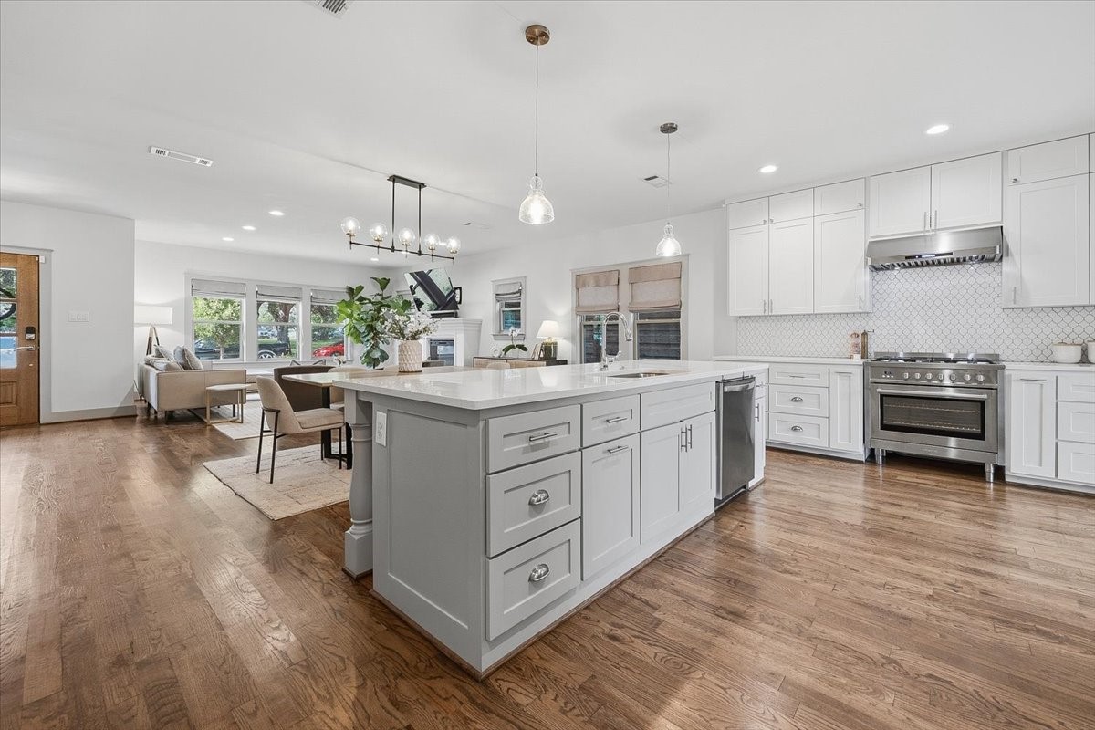 3328 W 5th Street