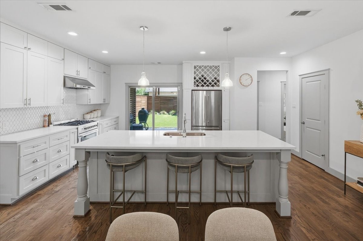 3328 W 5th Street