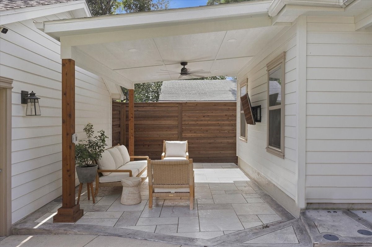 3328 W 5th Street