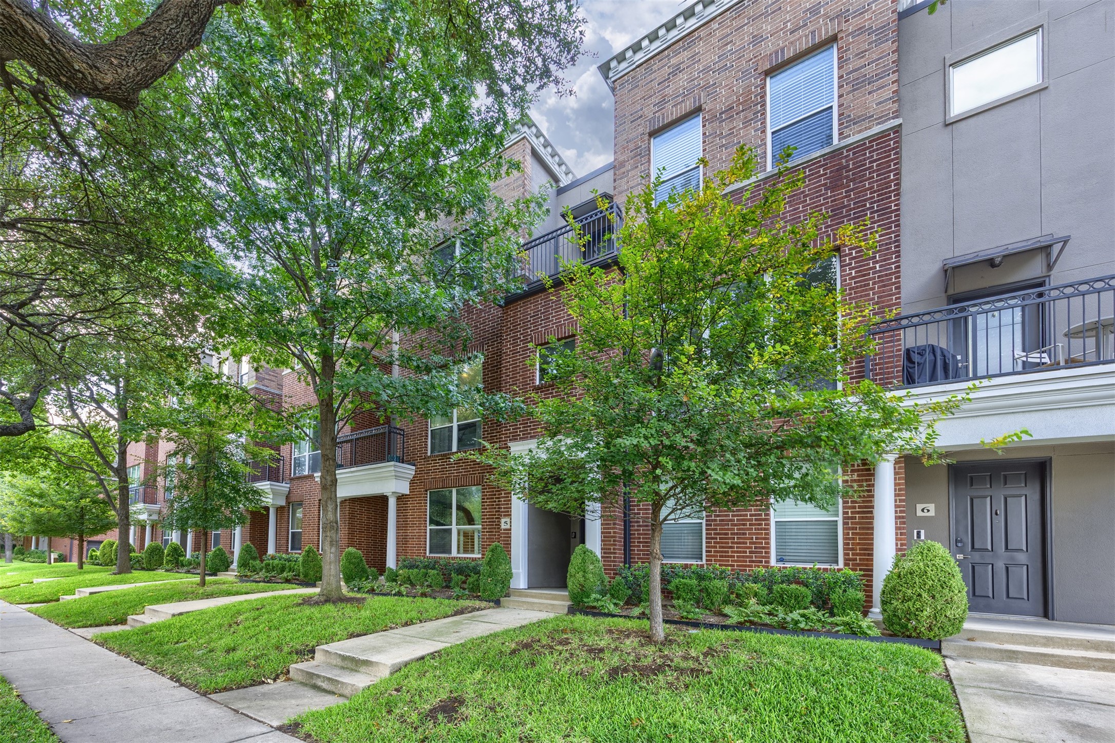 4411 Mckinney Avenue 5