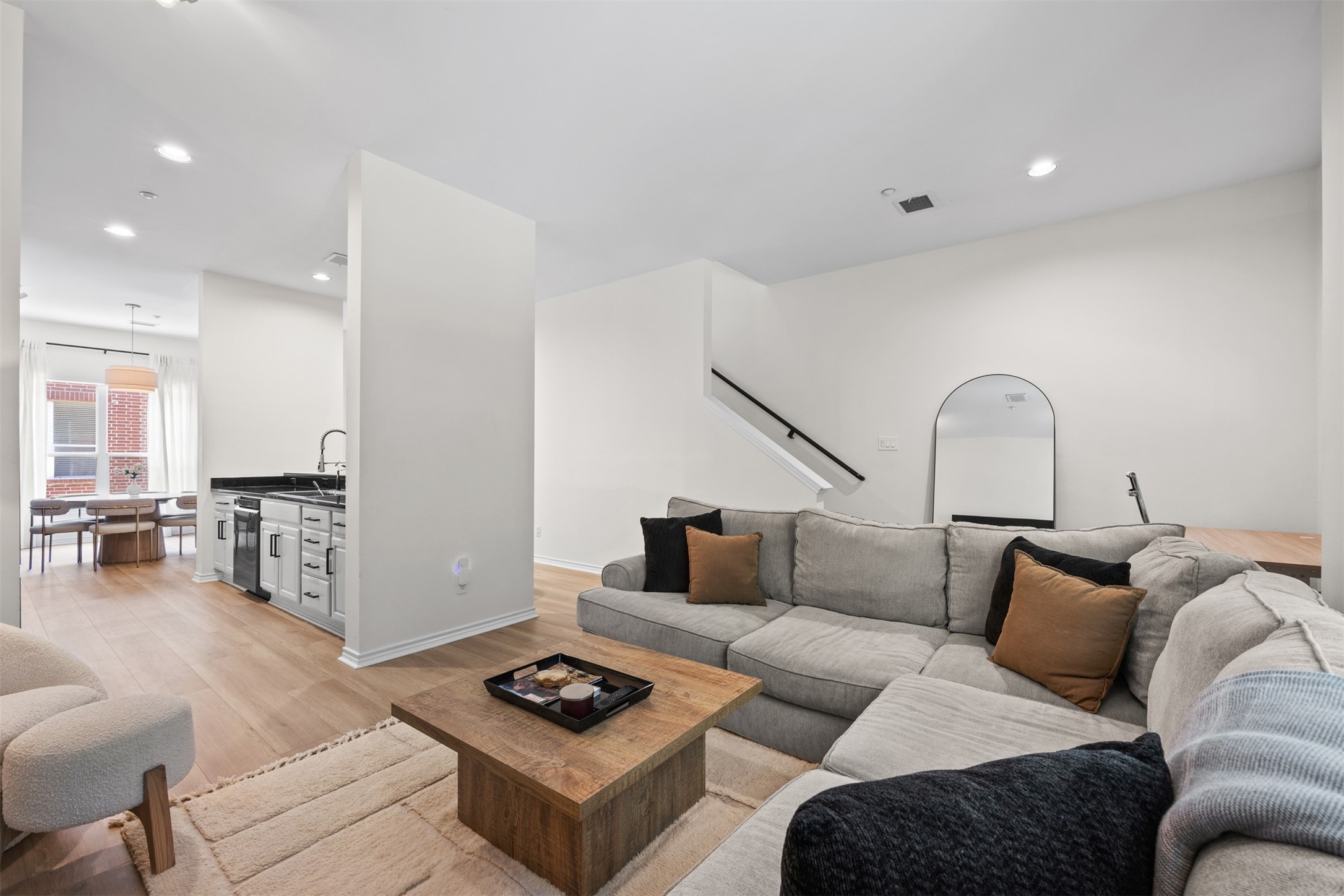 4411 Mckinney Avenue 5