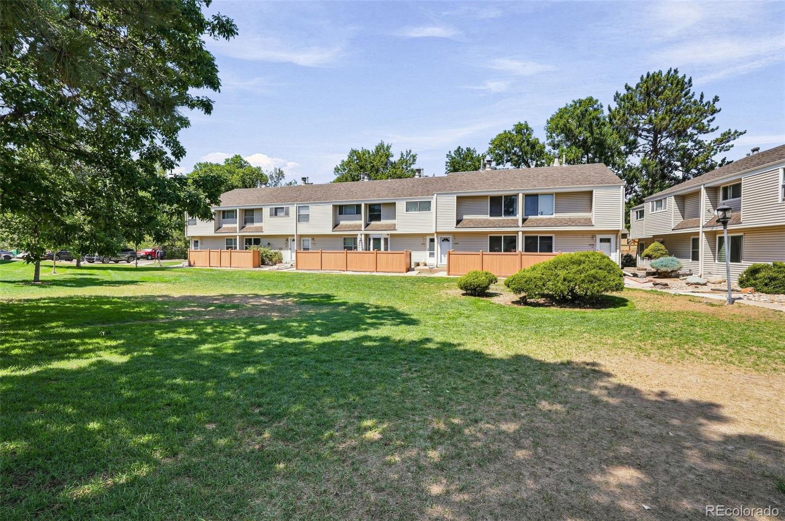 4268 E Maplewood Way