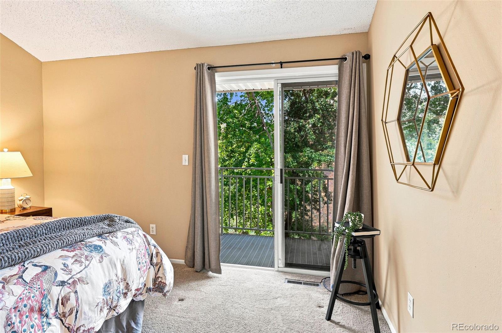 4268 E Maplewood Way