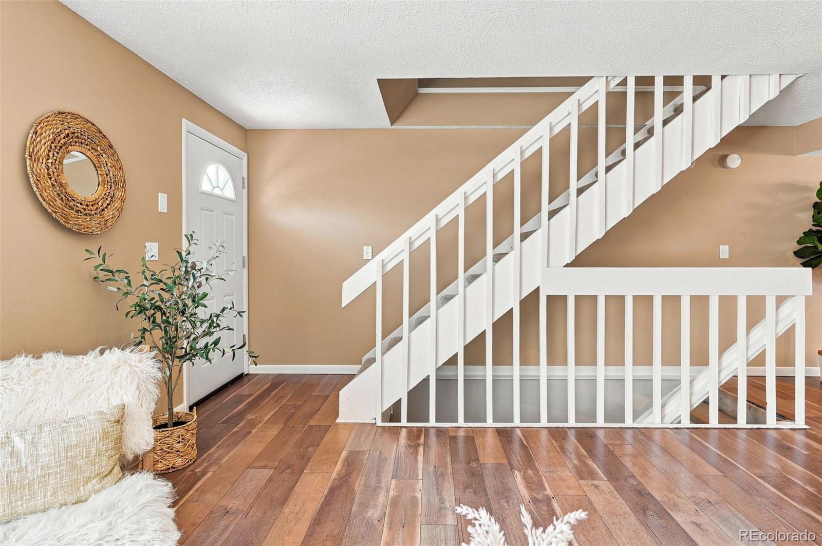 4268 E Maplewood Way