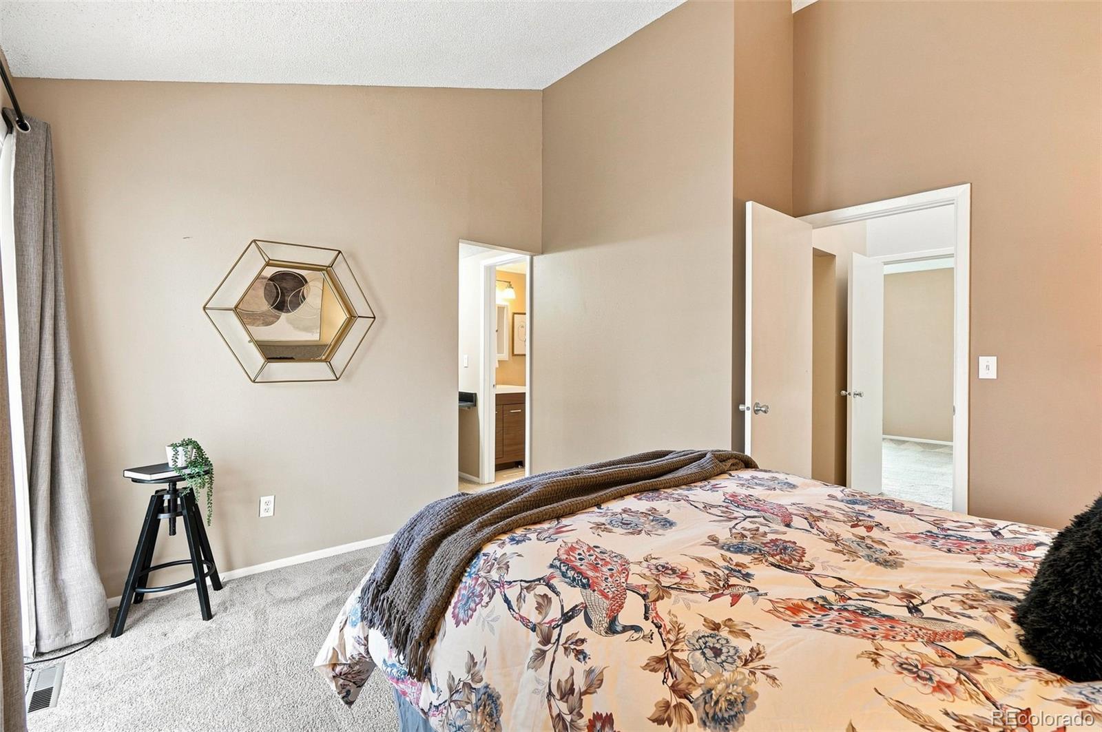 4268 E Maplewood Way