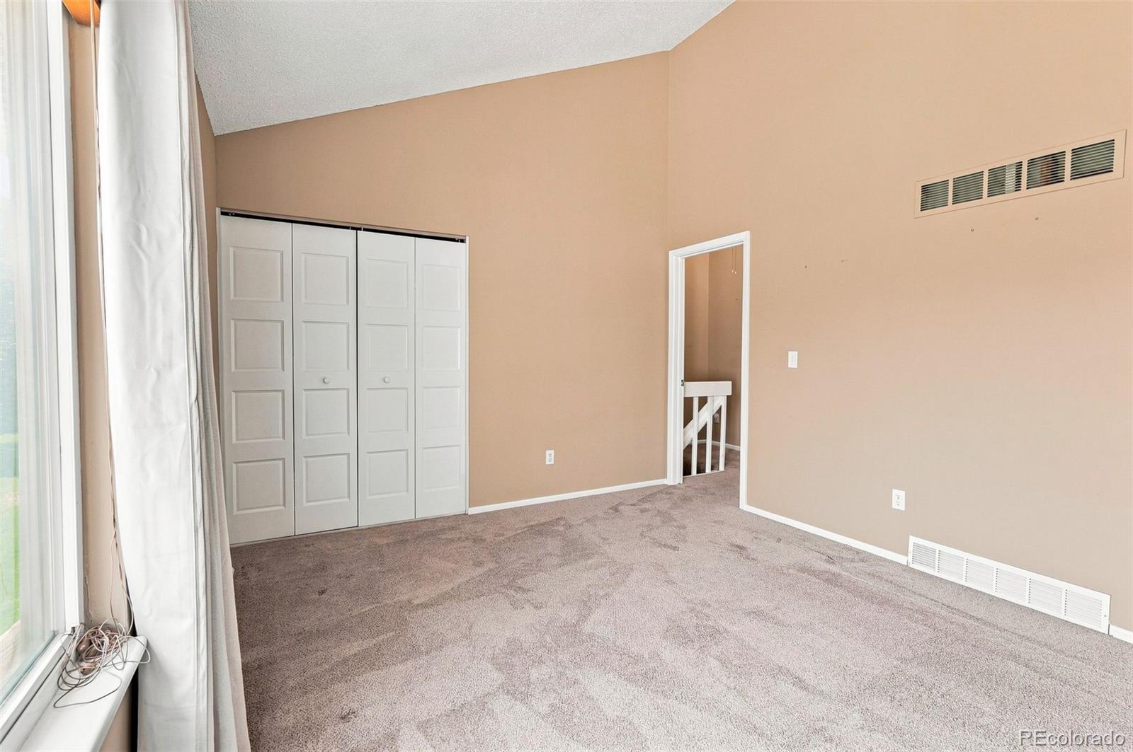 4268 E Maplewood Way