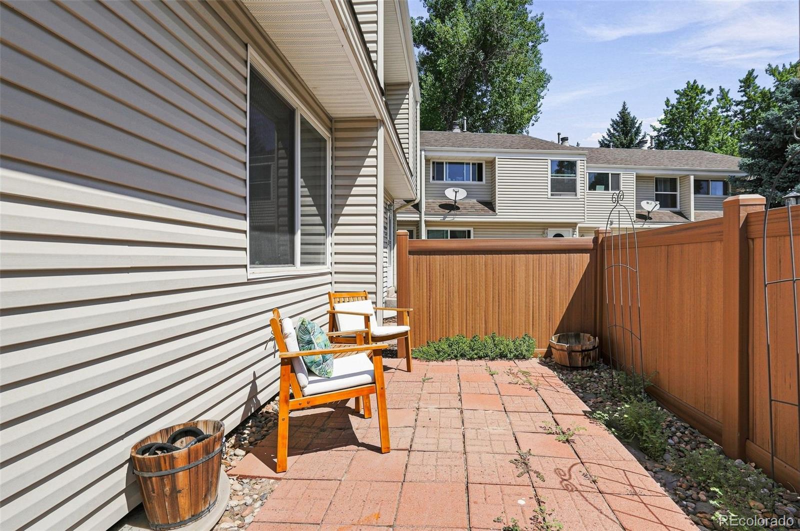 4268 E Maplewood Way