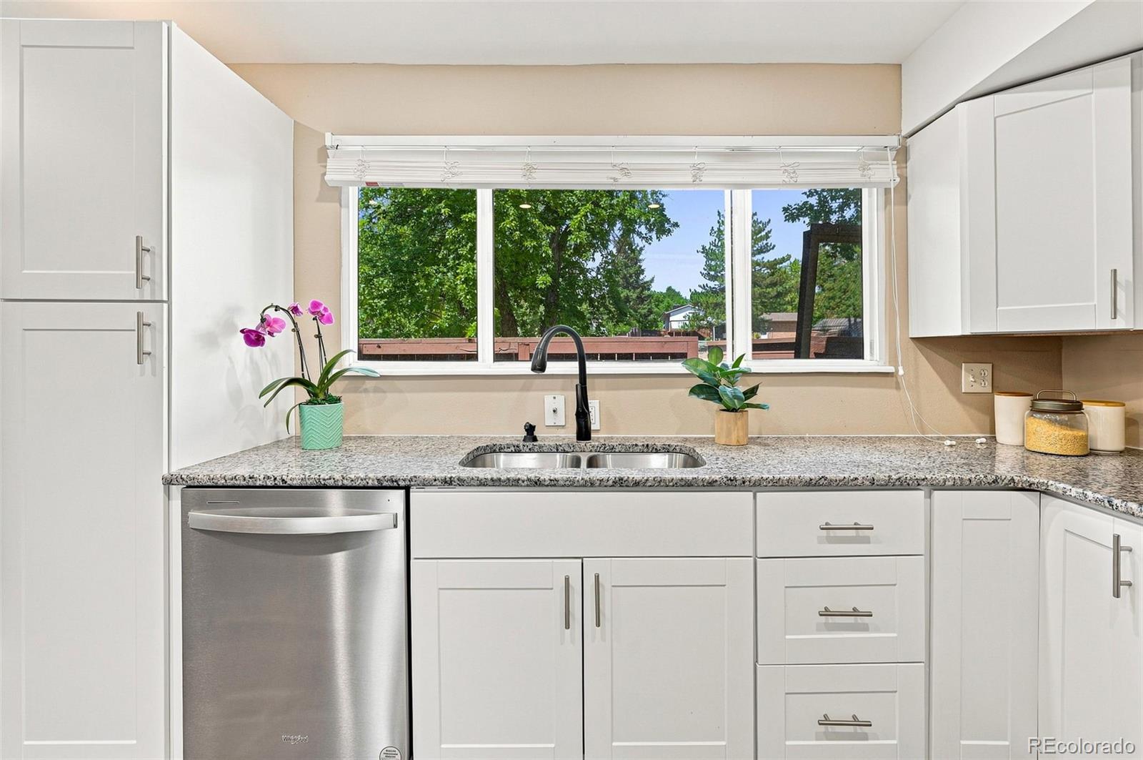 4268 E Maplewood Way