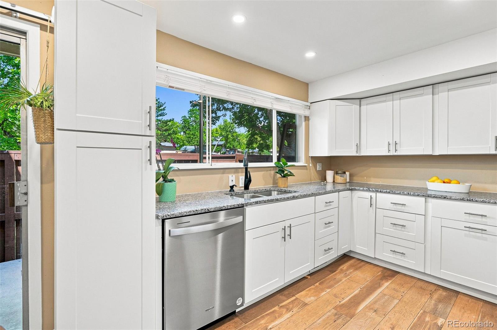 4268 E Maplewood Way