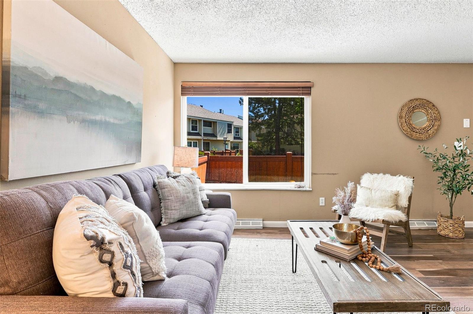 4268 E Maplewood Way