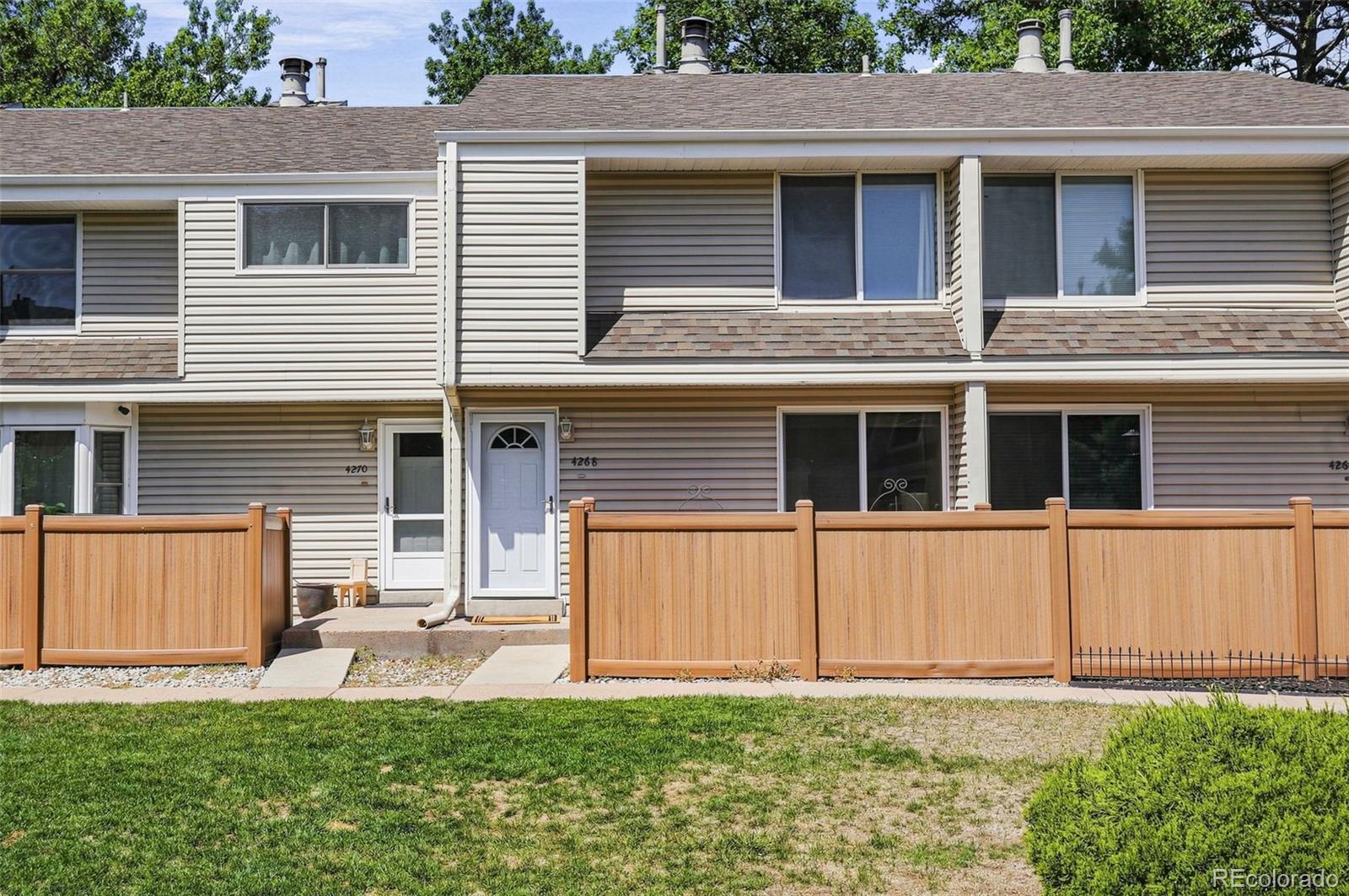 4268 E Maplewood Way