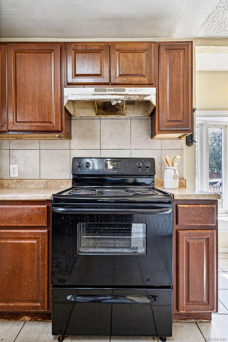 6631 E 77th Place