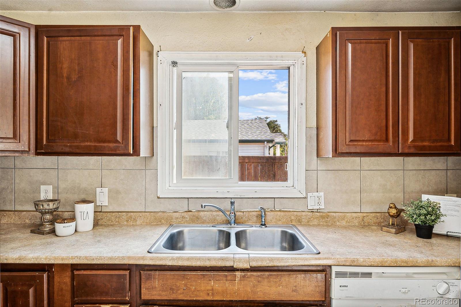 6631 E 77th Place